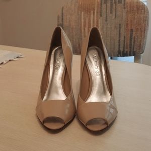 Aldo peep toe pump